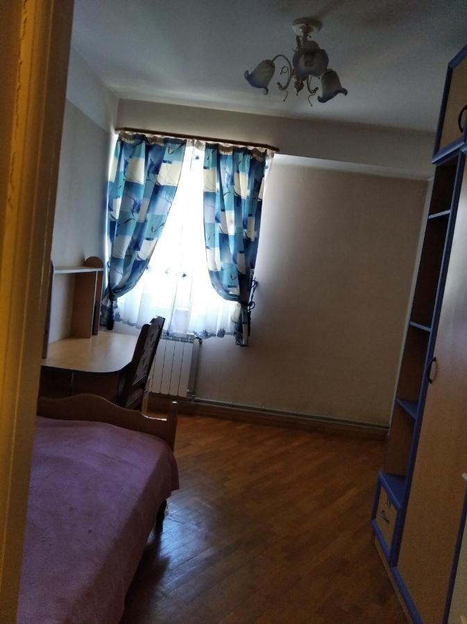 3 Room Apartment In Small Center Of Ереван Экстерьер фото