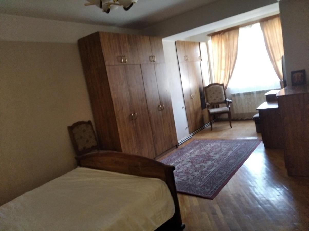 3 Room Apartment In Small Center Of Ереван Экстерьер фото